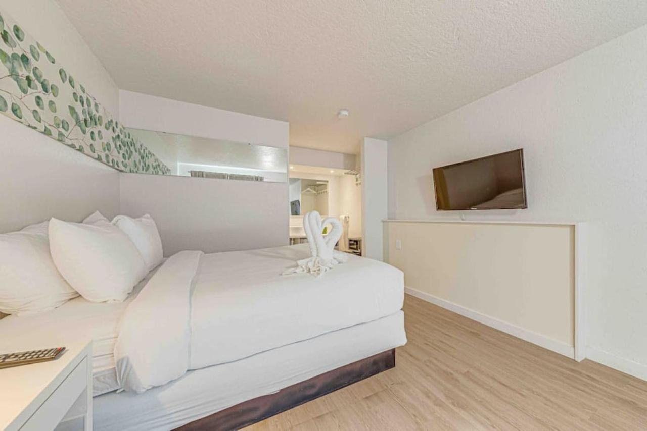Travel Lodge By Wyndham 10 Min From Disney Kissimmee Exterior foto